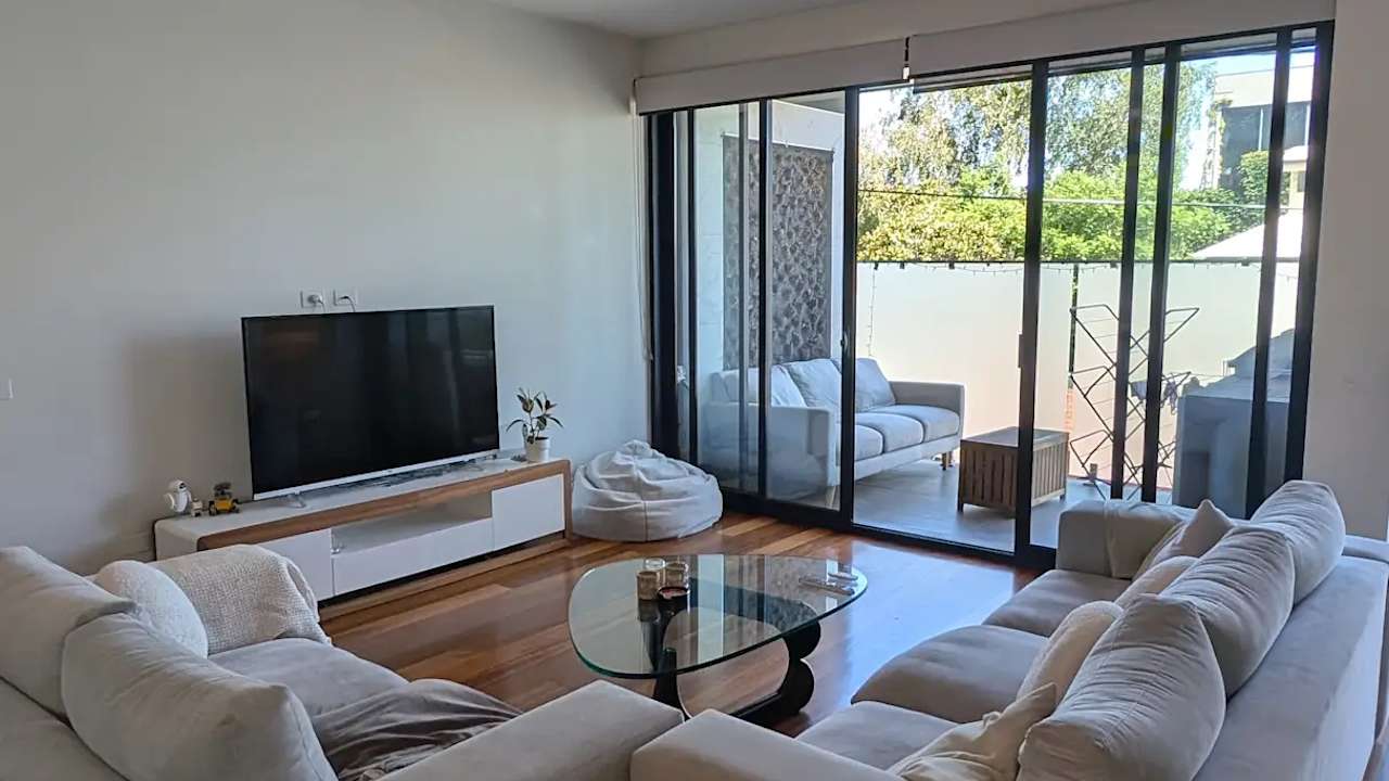 Unfurnished room with own bathroom