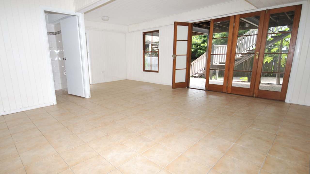 Unfurnished room with own bathroom