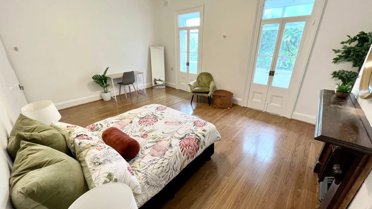 Room in a share house