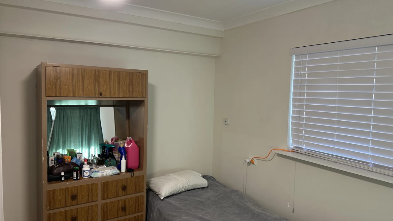 Room in a share house