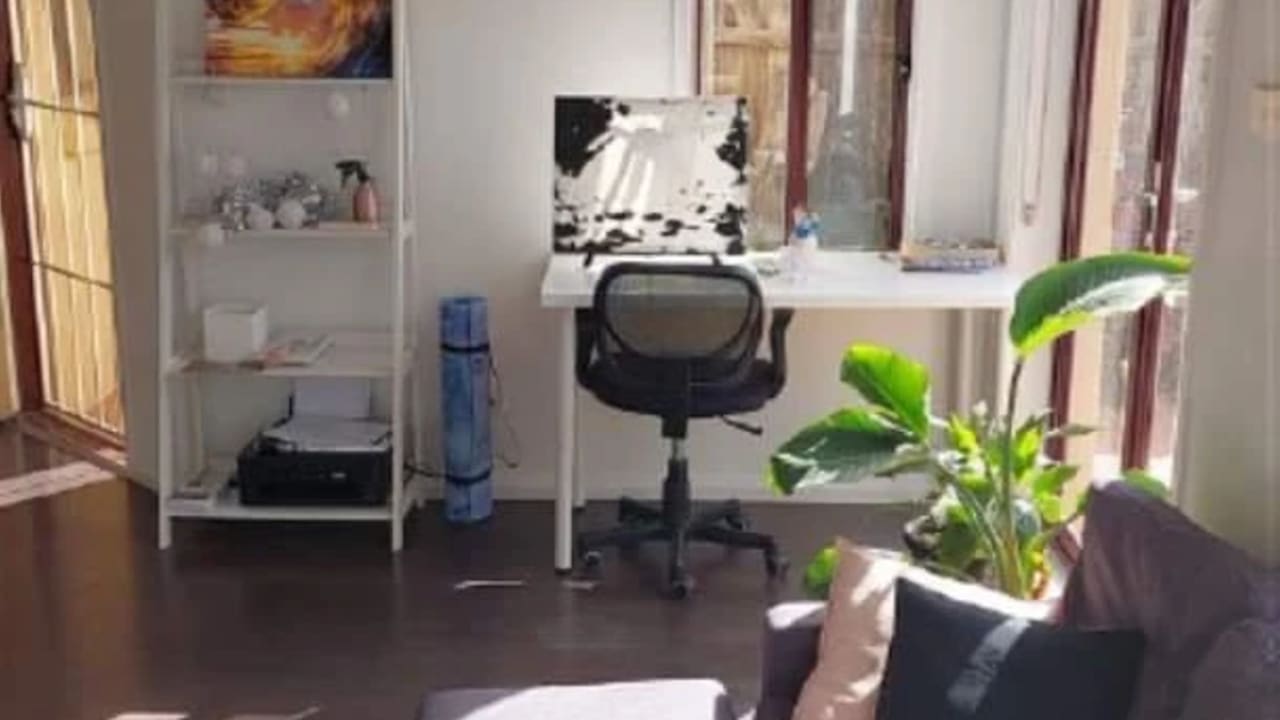 Room in a share house