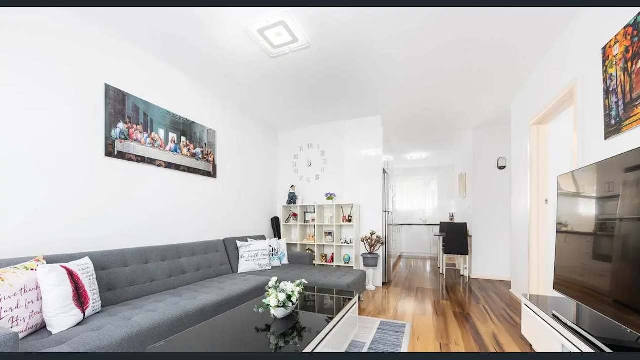 Whole property with 2 rooms for rent