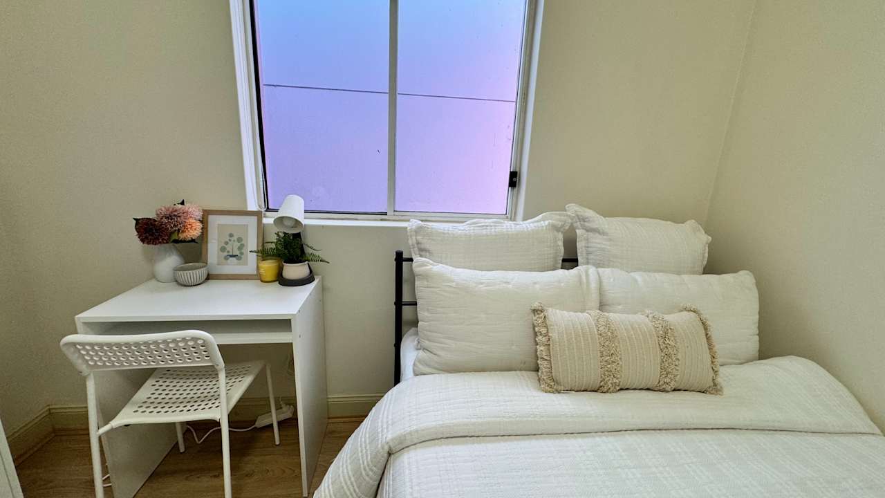 Furnished room in a flatshare