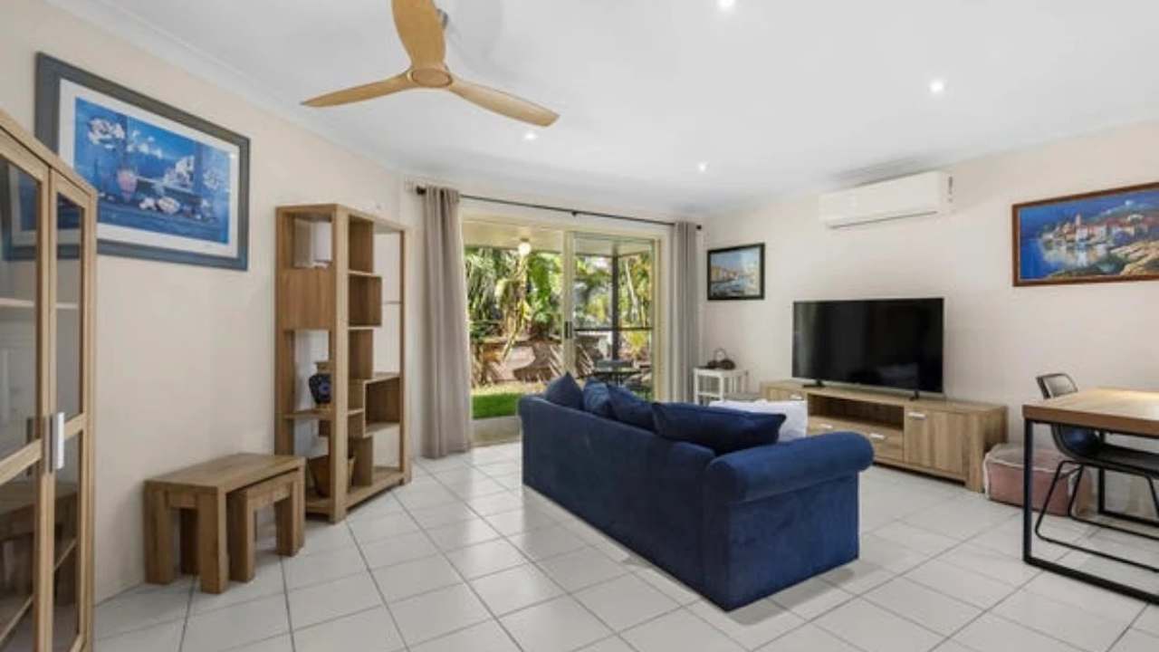 Room in a share house