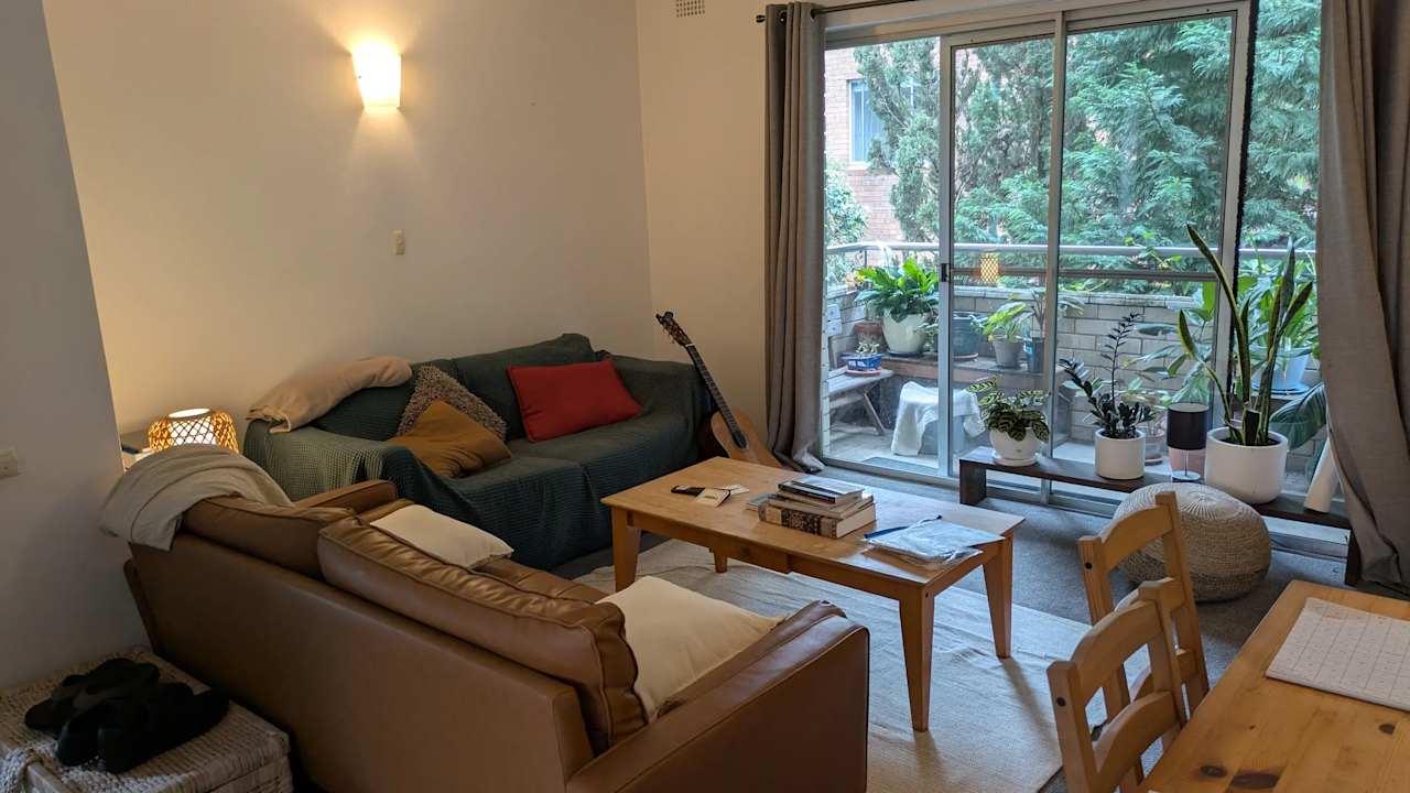 Furnished room in a flatshare