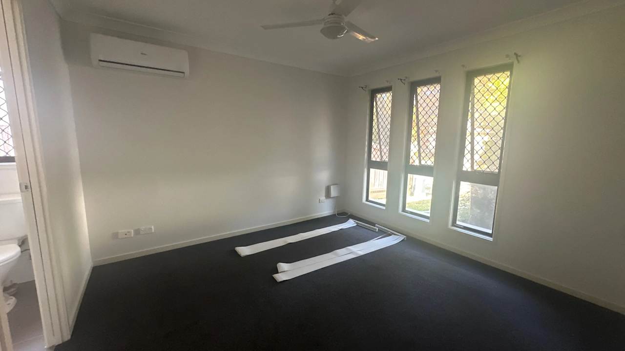 Whole property with 4 rooms for rent