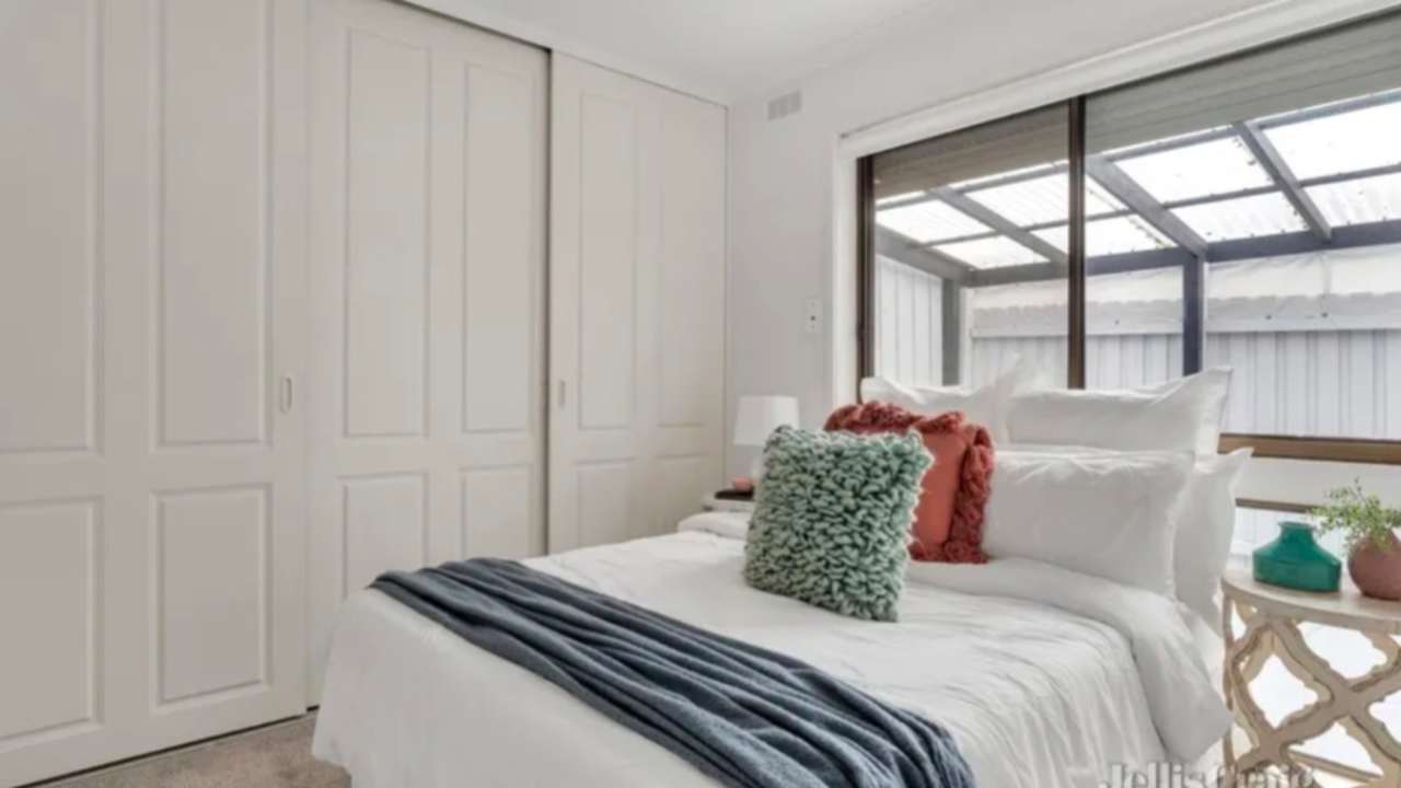 Room in a share house