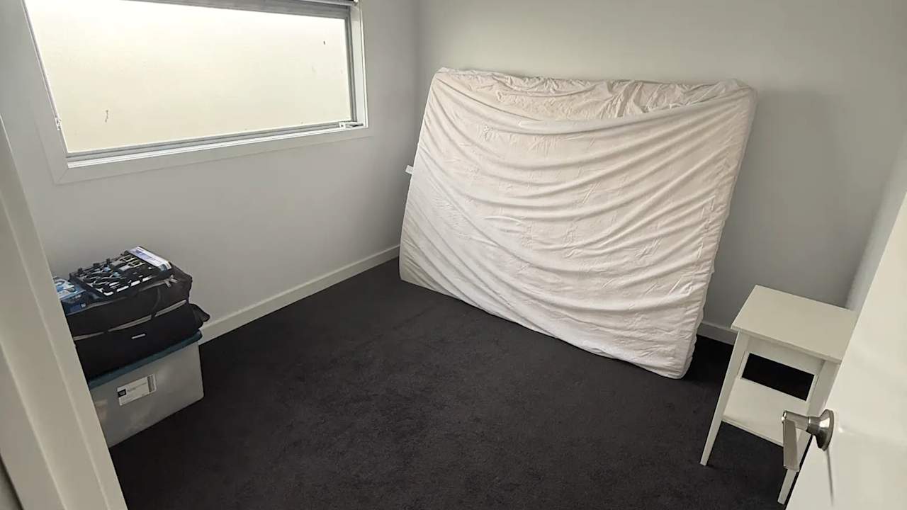 Unfurnished room in a share house