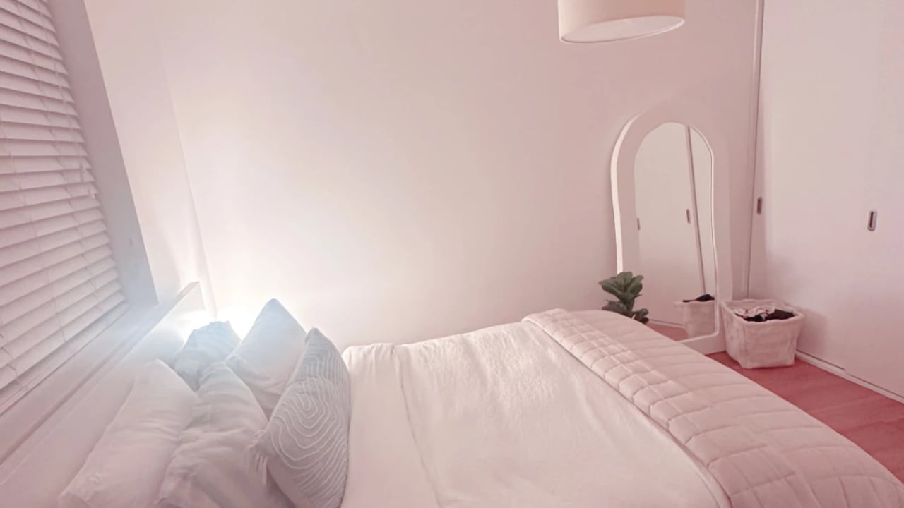 Furnished room with own bathroom