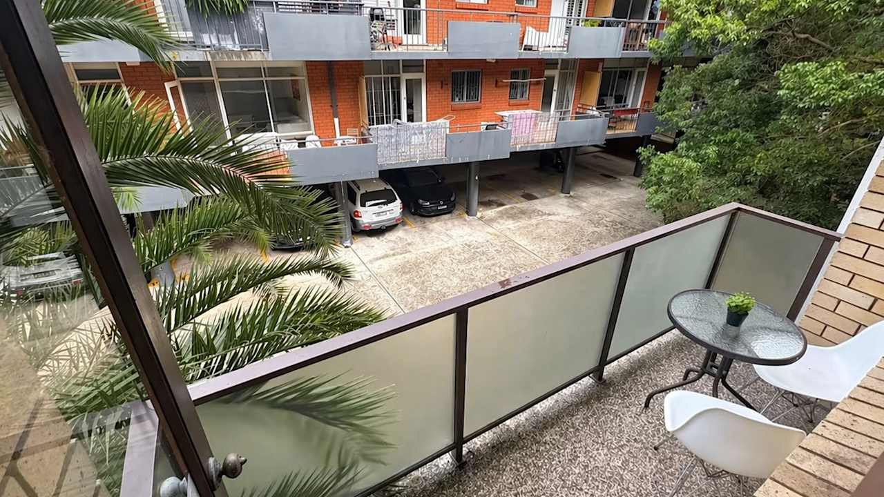 Furnished room in a flatshare