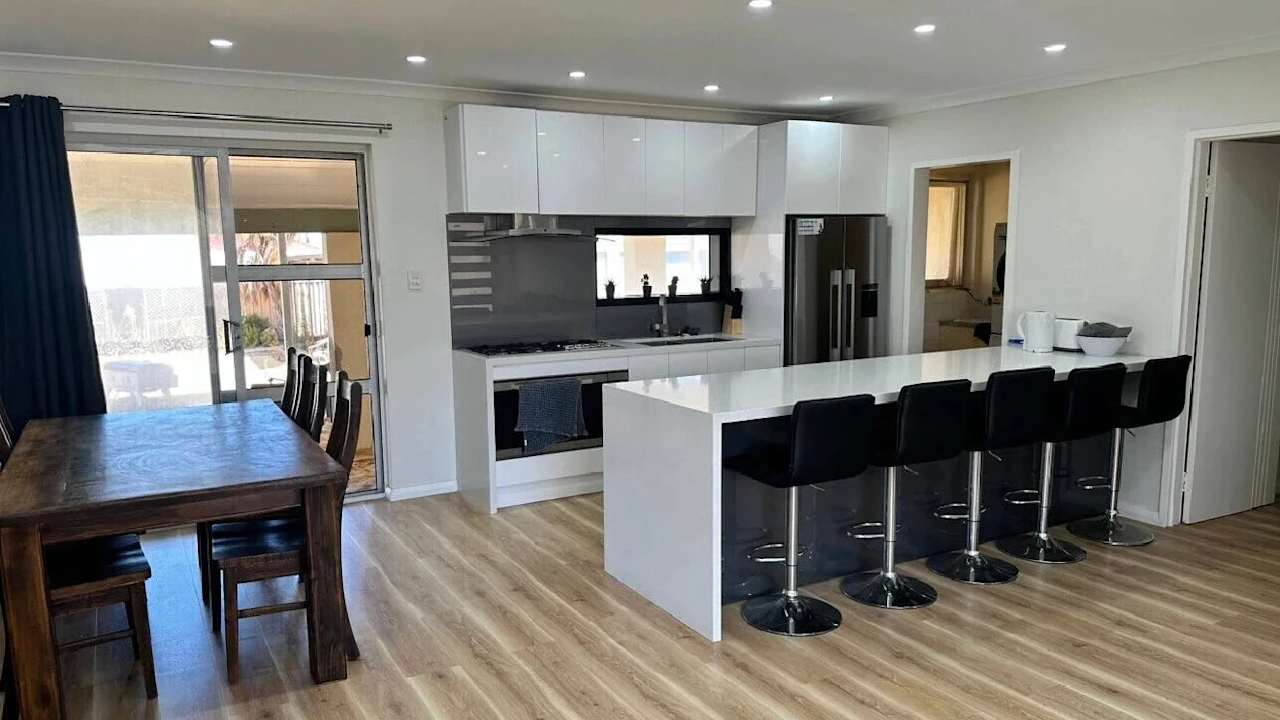Room in a share house