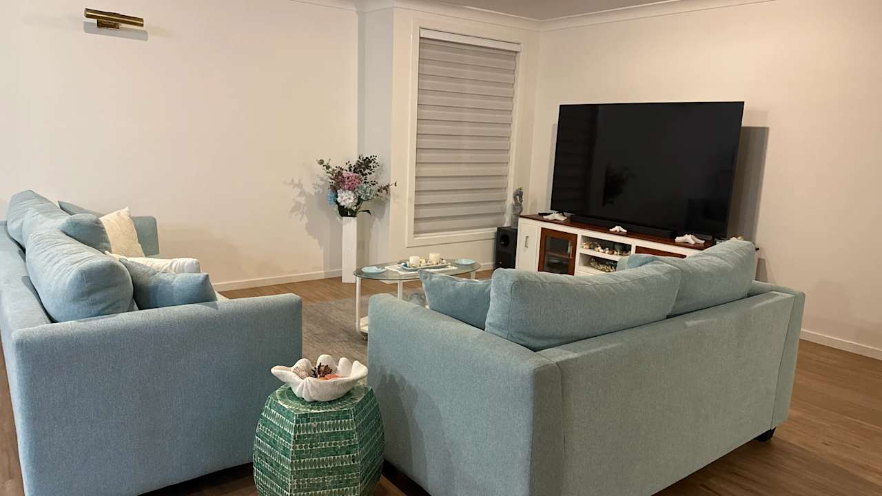 Furnished room in a flatshare