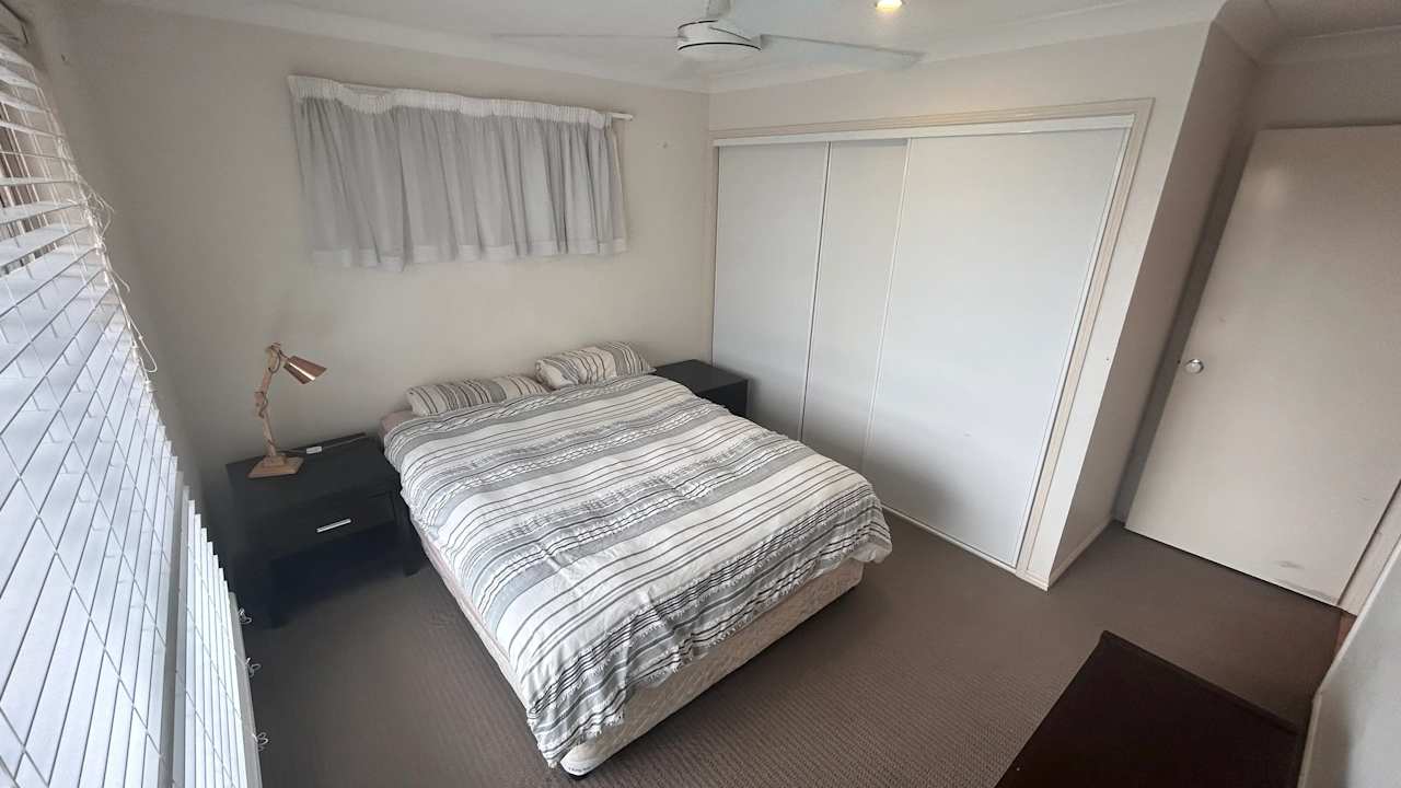Room in a share house