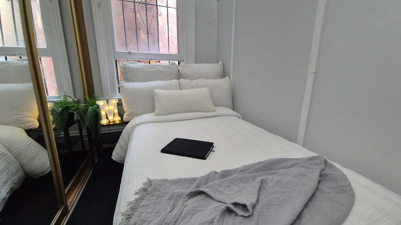 Furnished room in a share house