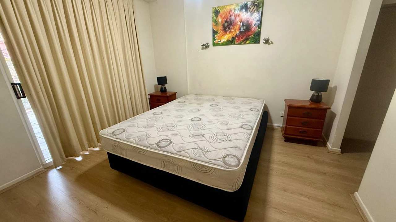 Furnished room with ensuite in a flatshare
