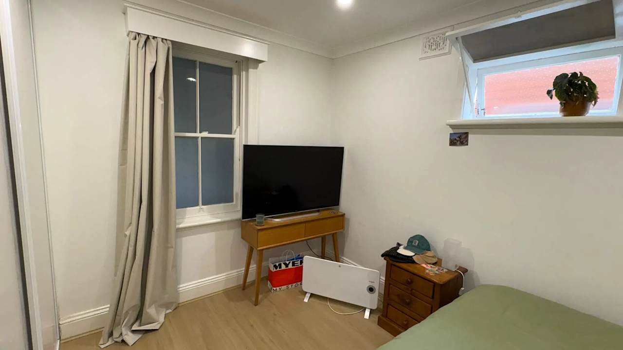 Furnished room in a share house