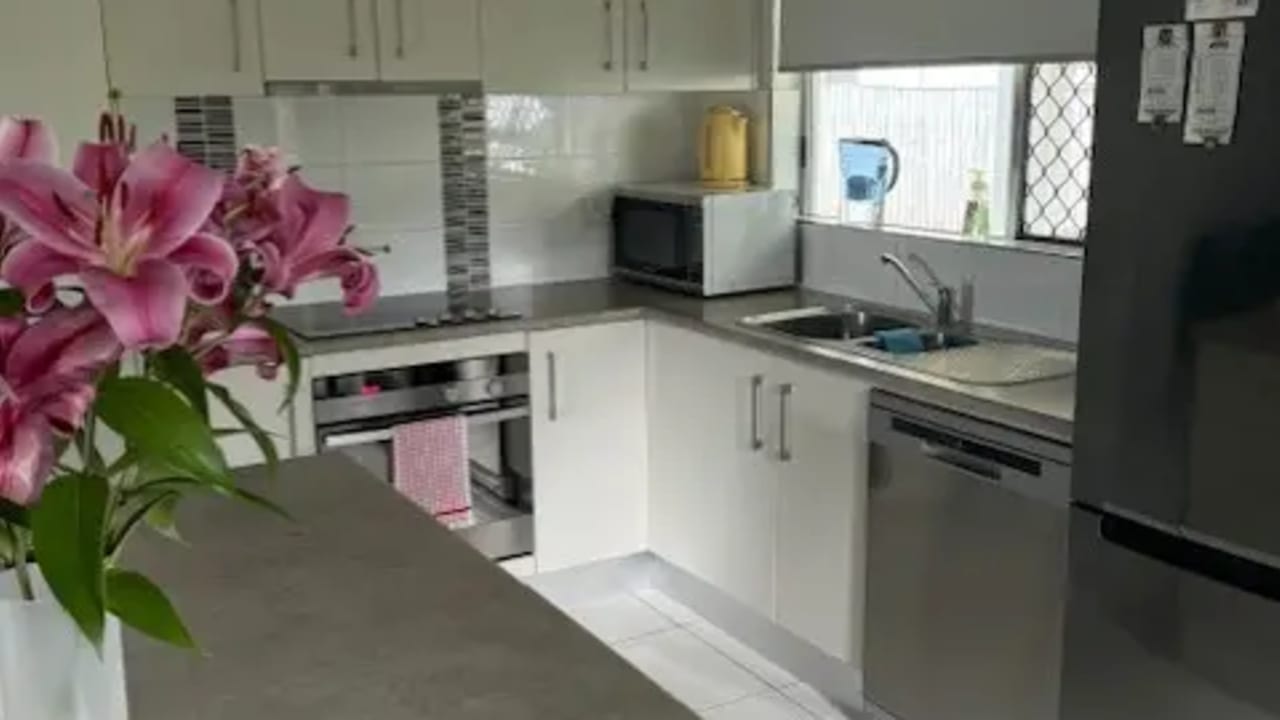 Whole property with 3 rooms for rent