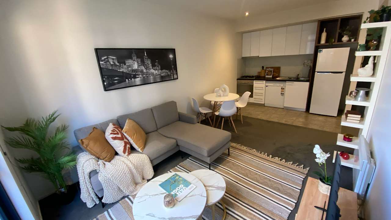 Furnished room in a flatshare