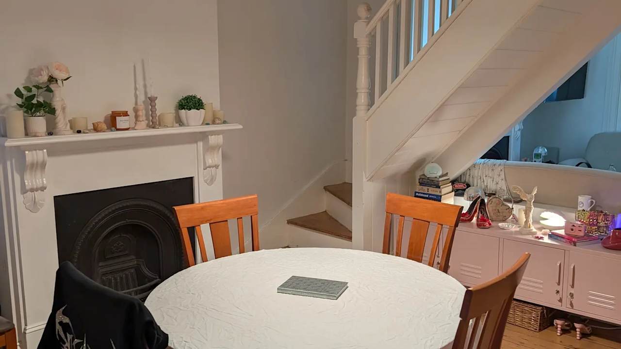 Unfurnished room in a share house