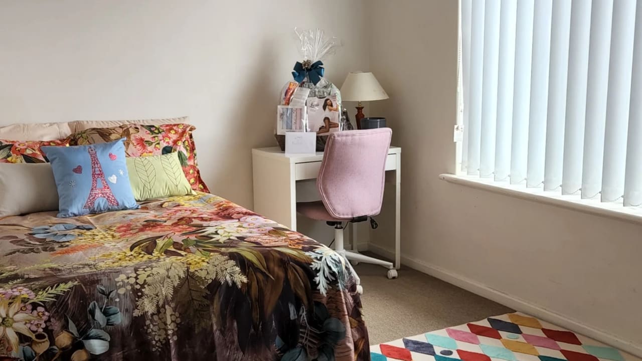 Furnished room in a share house