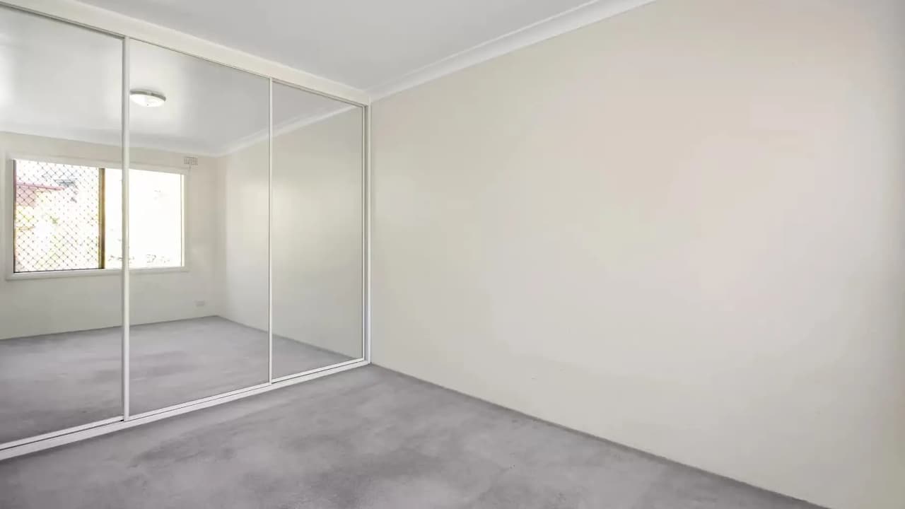 Furnished room in a share house