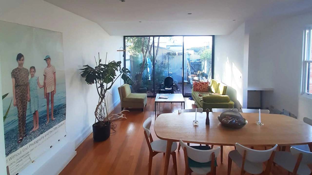 Room in a share house