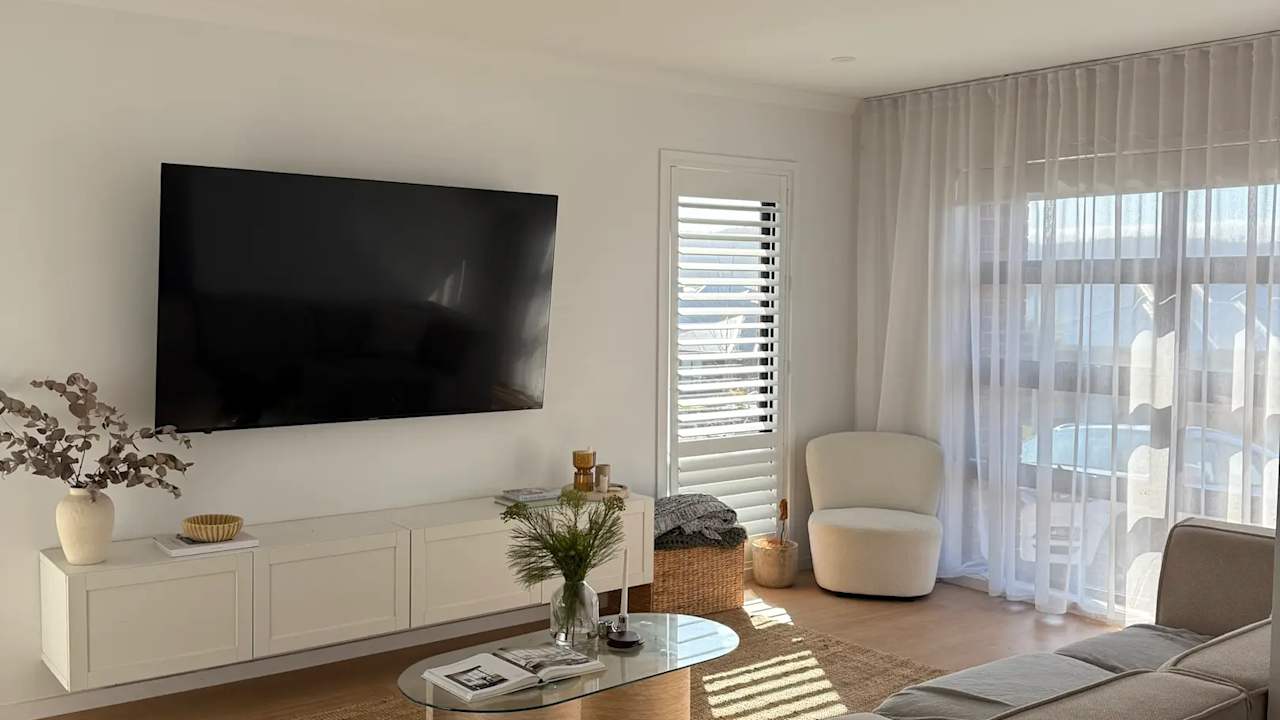 Furnished room with ensuite in a share house