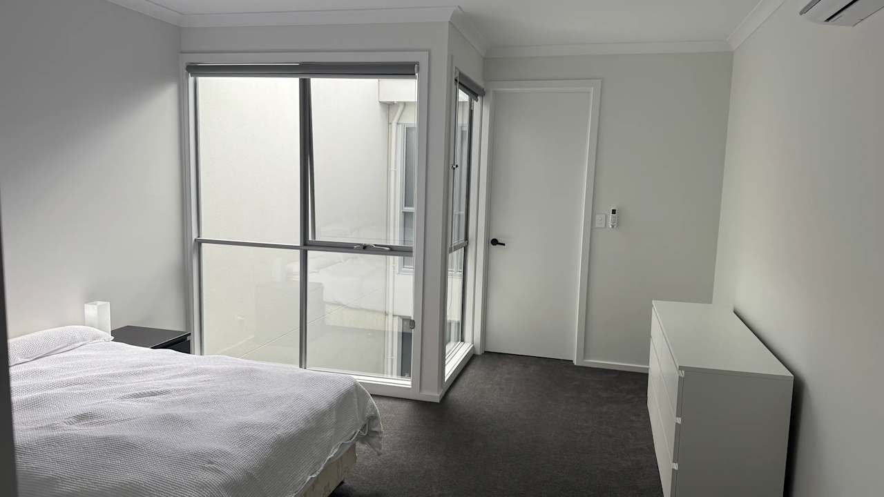 Room in a share house
