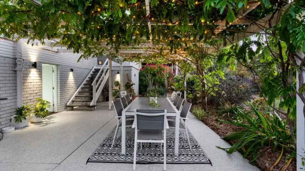 Room in a share house