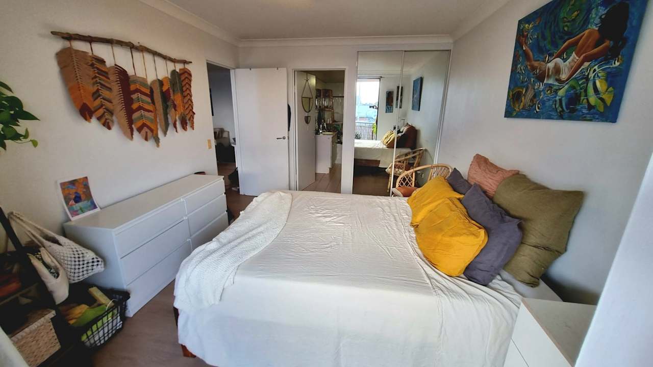 Furnished room with ensuite in a flatshare