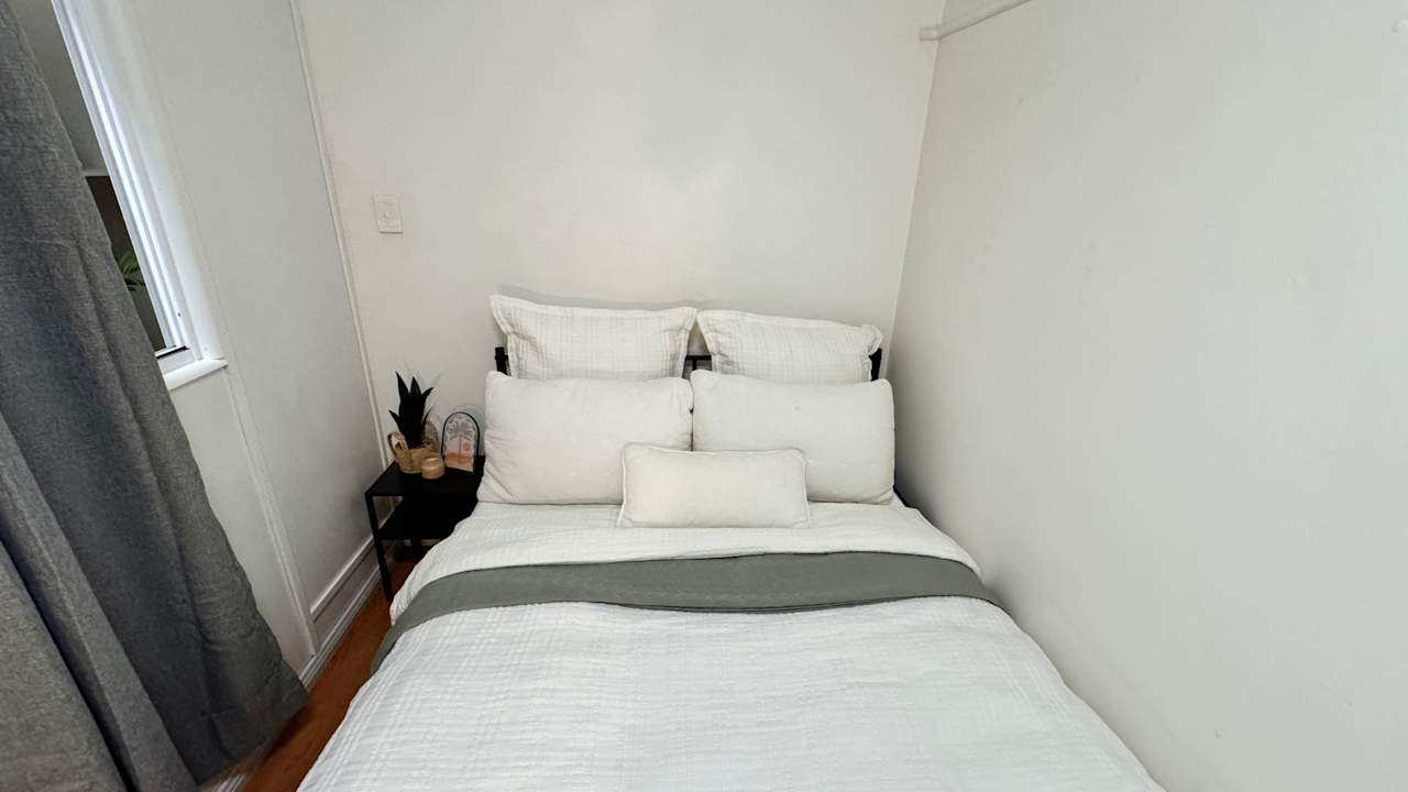 Furnished room in a flatshare
