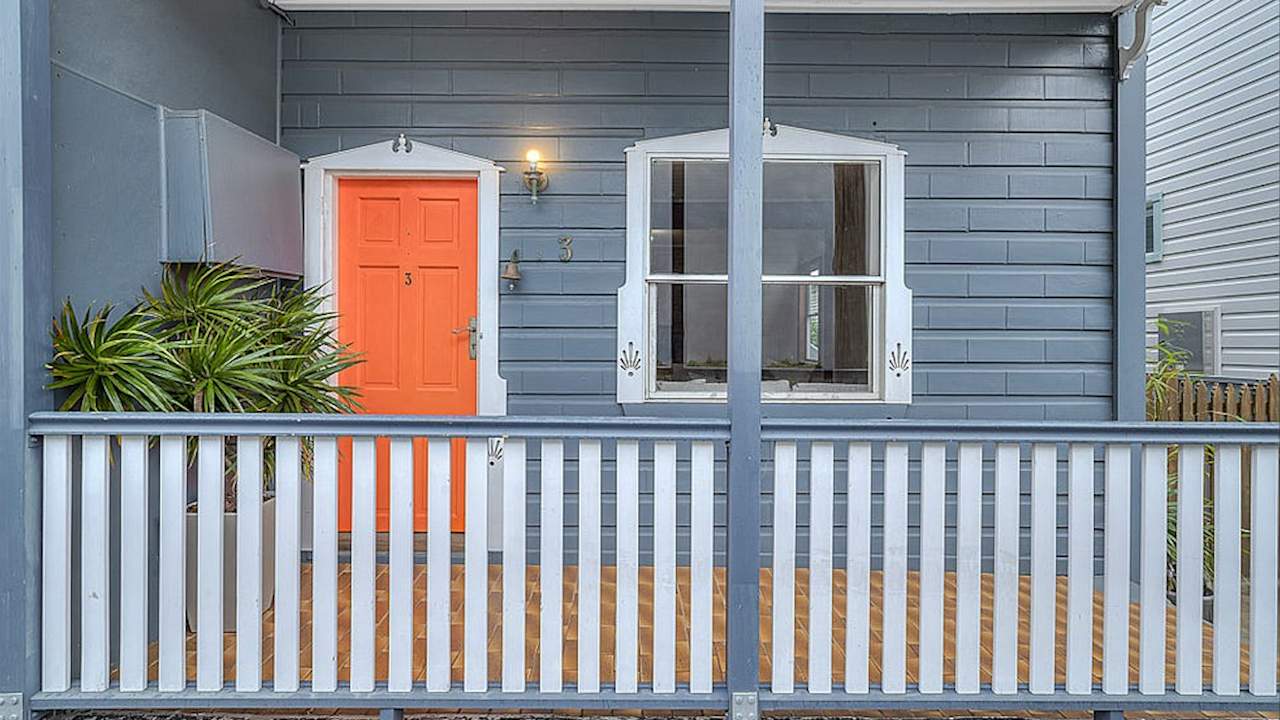 Whole property with 2 rooms for rent