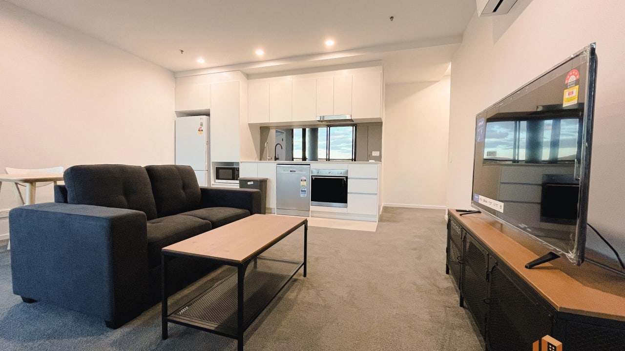 Furnished room with ensuite in a flatshare