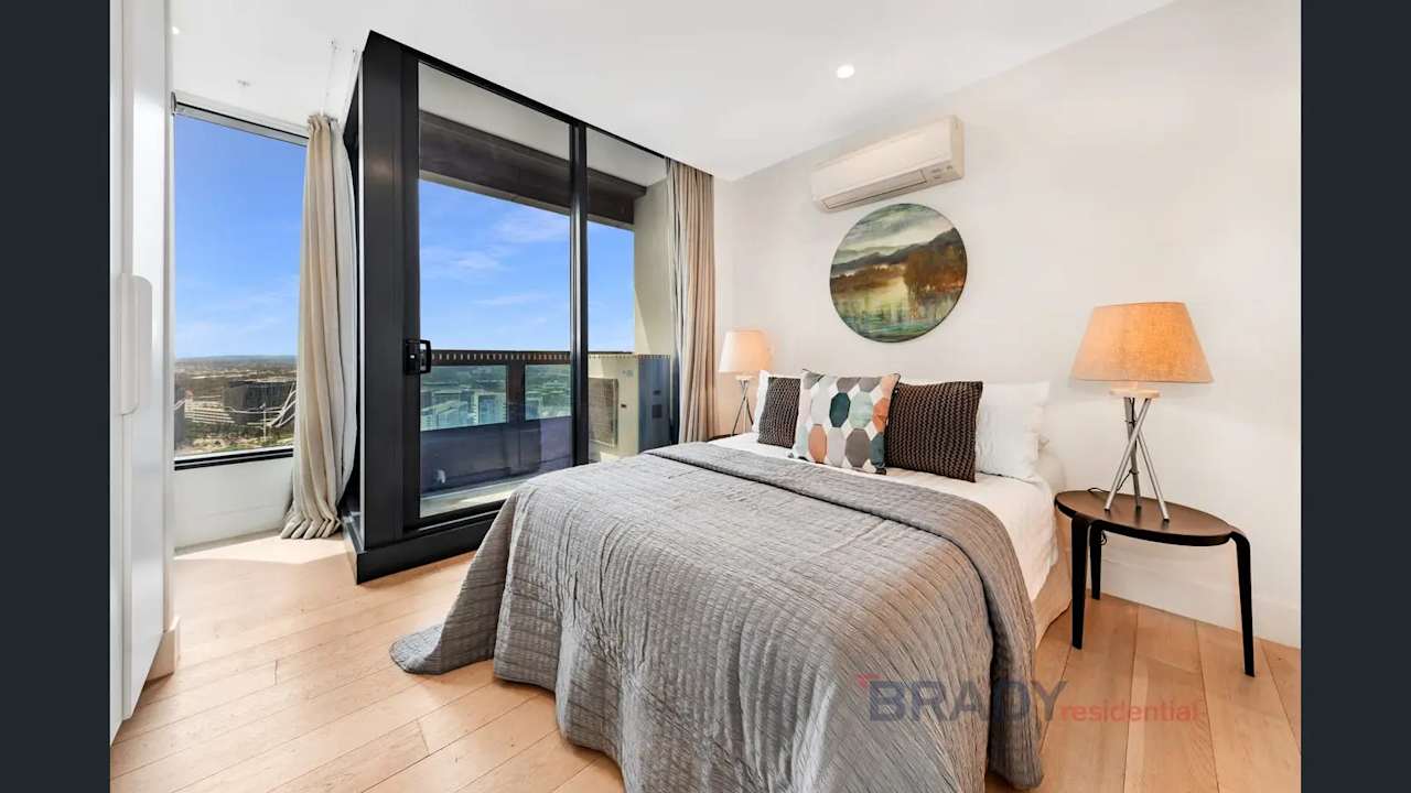 Unfurnished room in a flatshare