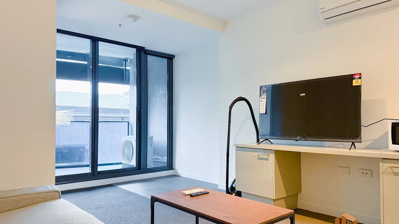 Furnished room with own bathroom