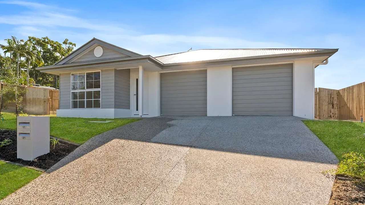 Furnished room with ensuite in a share house