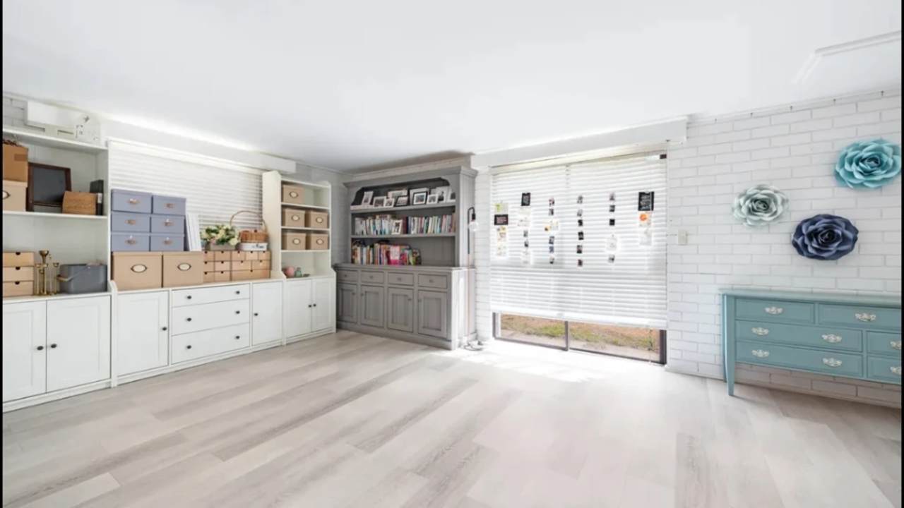 Room in a share house
