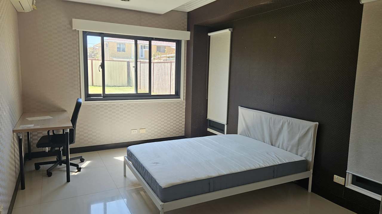 Room with ensuite in a share house