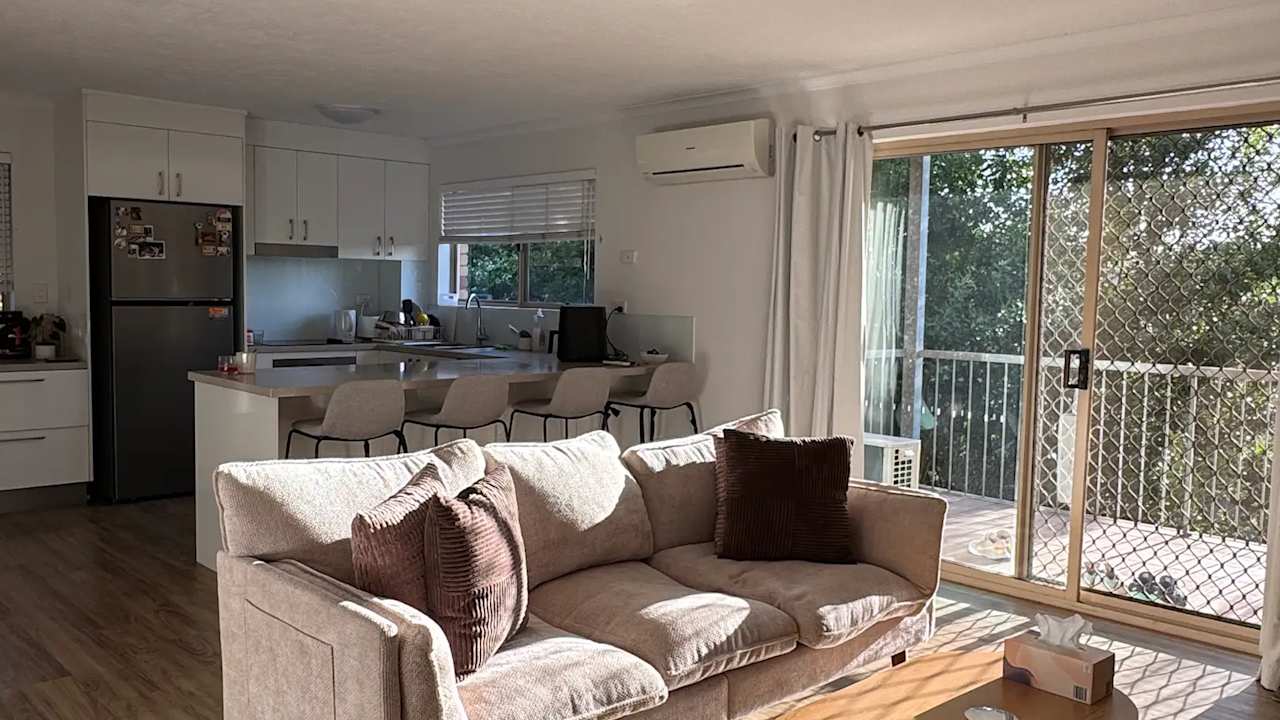 Furnished room in a flatshare