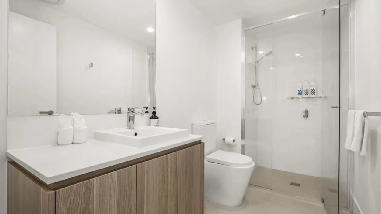 Furnished room with own bathroom