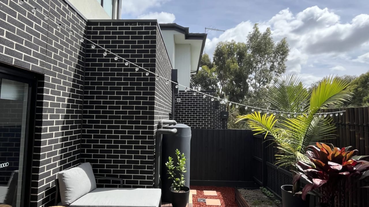Whole property with 2 rooms for rent