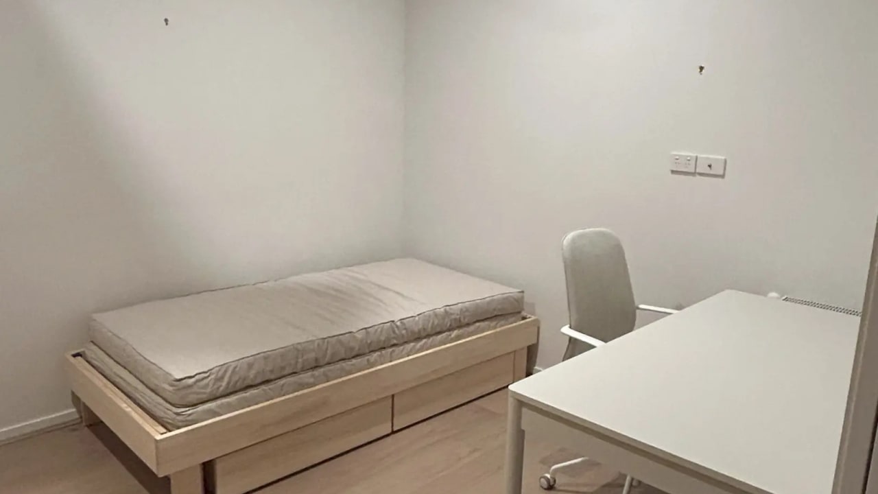 Furnished room with own bathroom