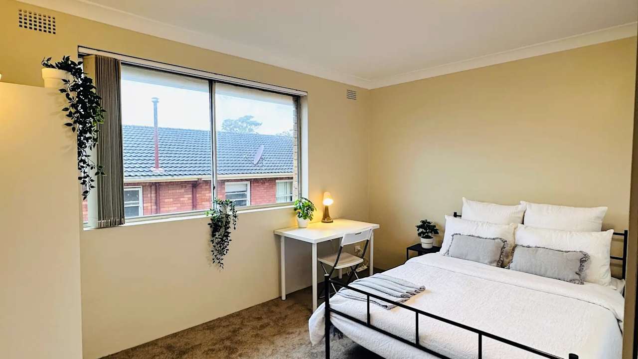 Furnished room in a share house