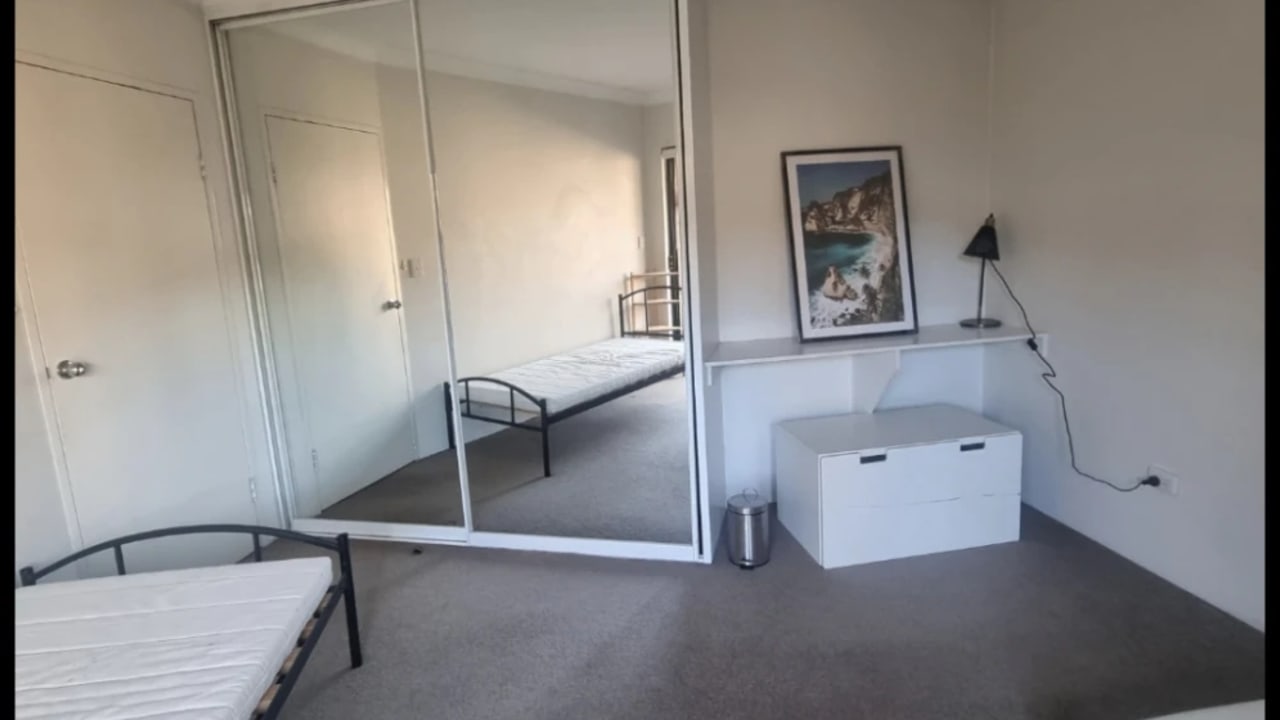 Furnished room in a flatshare