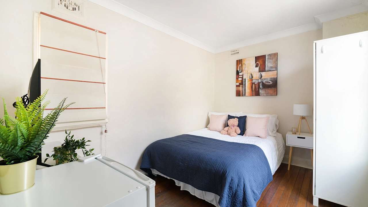 Furnished room in a share house