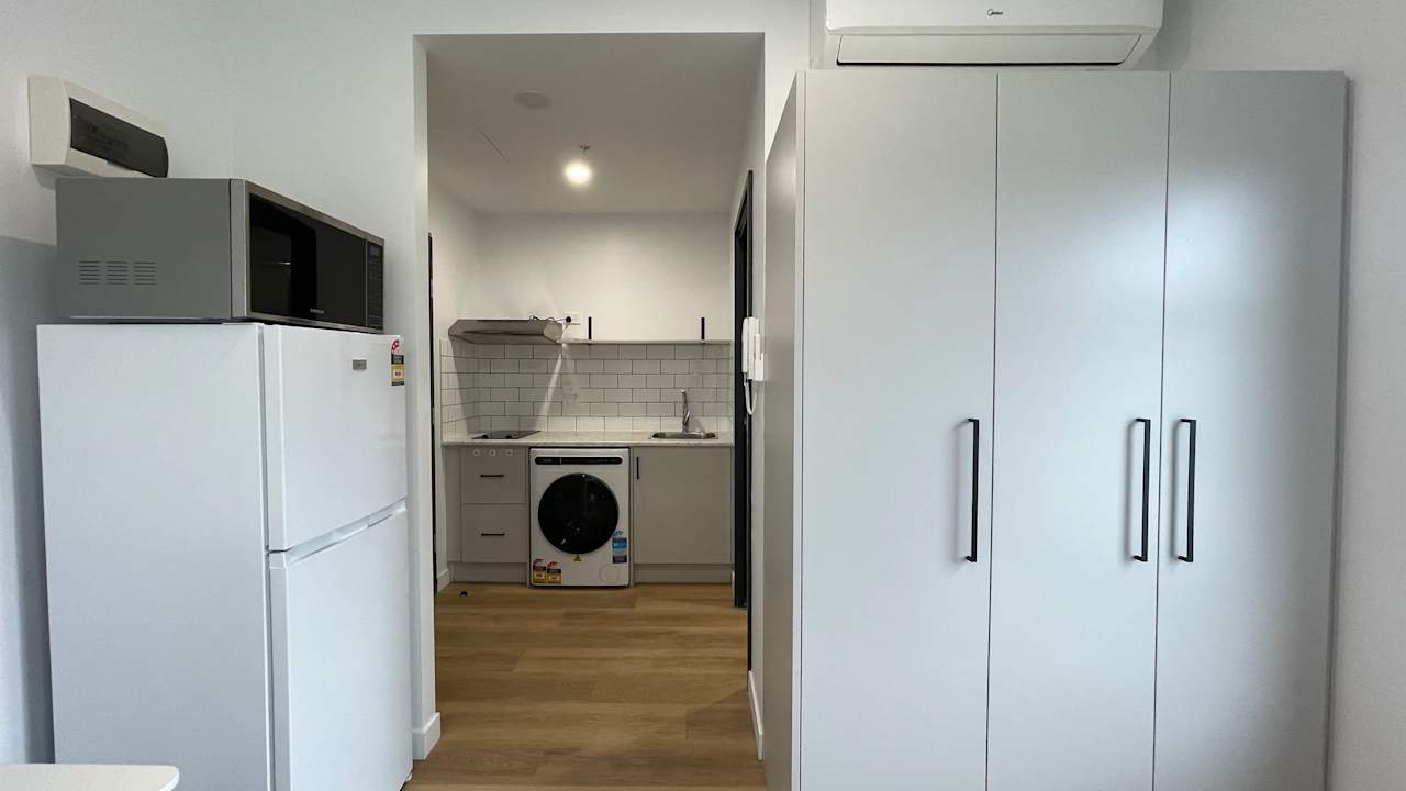 Furnished room studio flat for rent