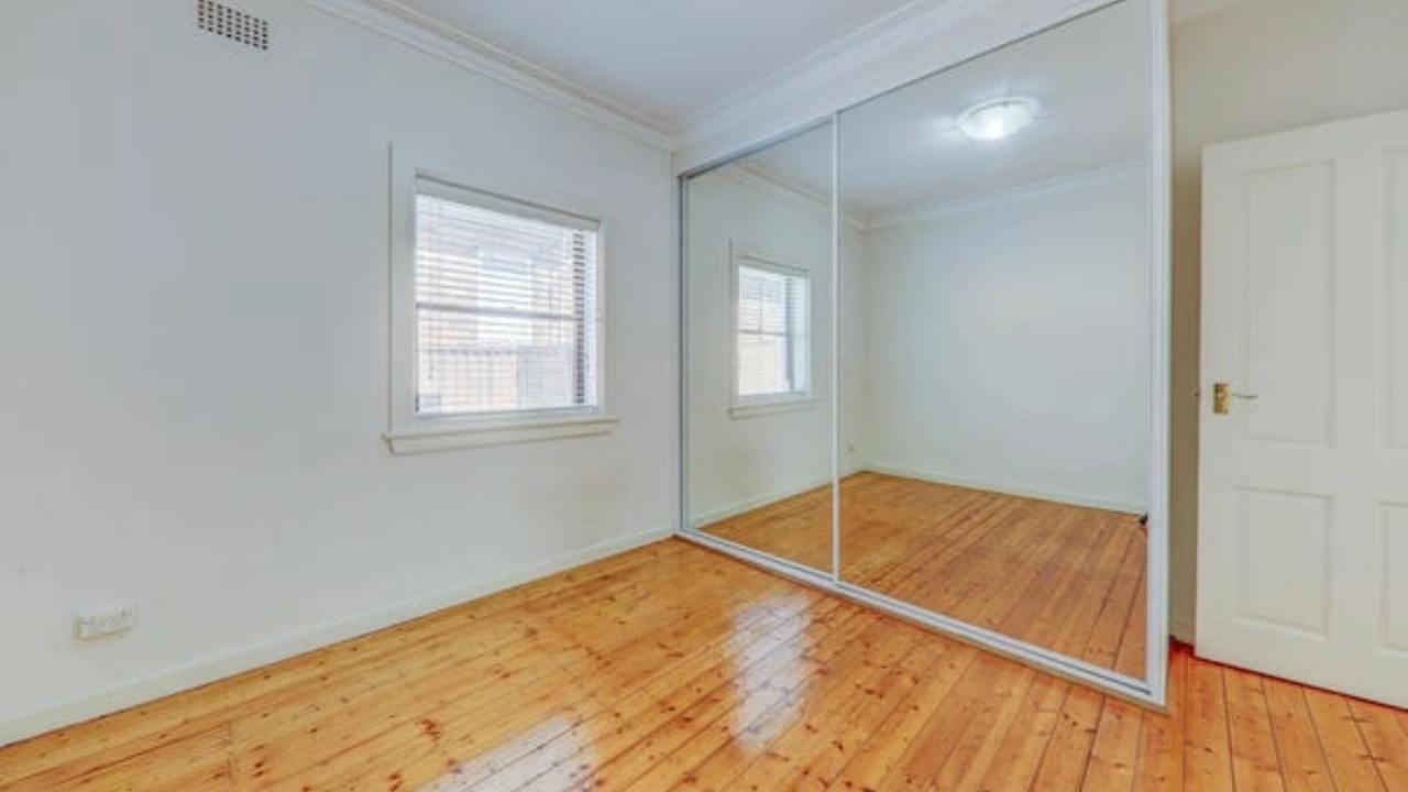 Room in a share house