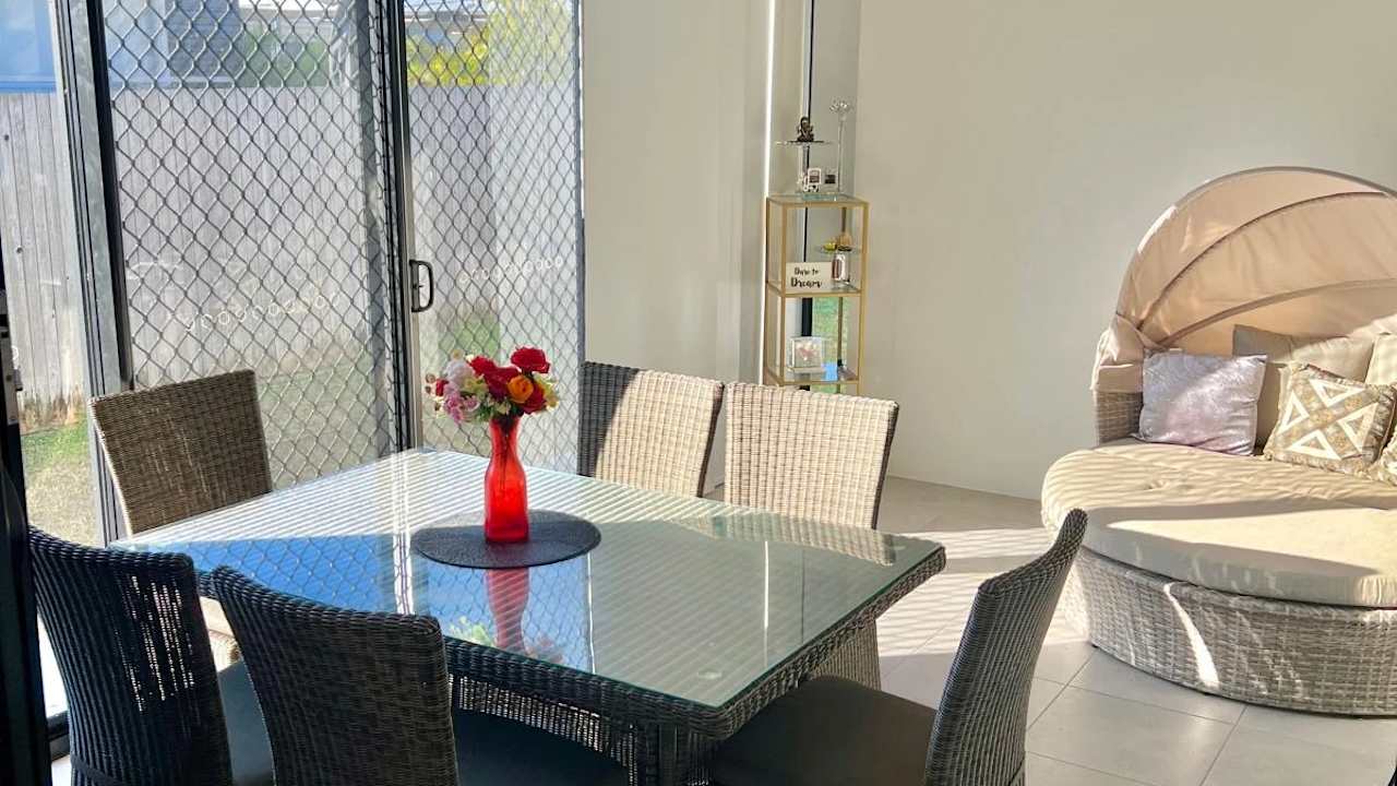 Room in a share house