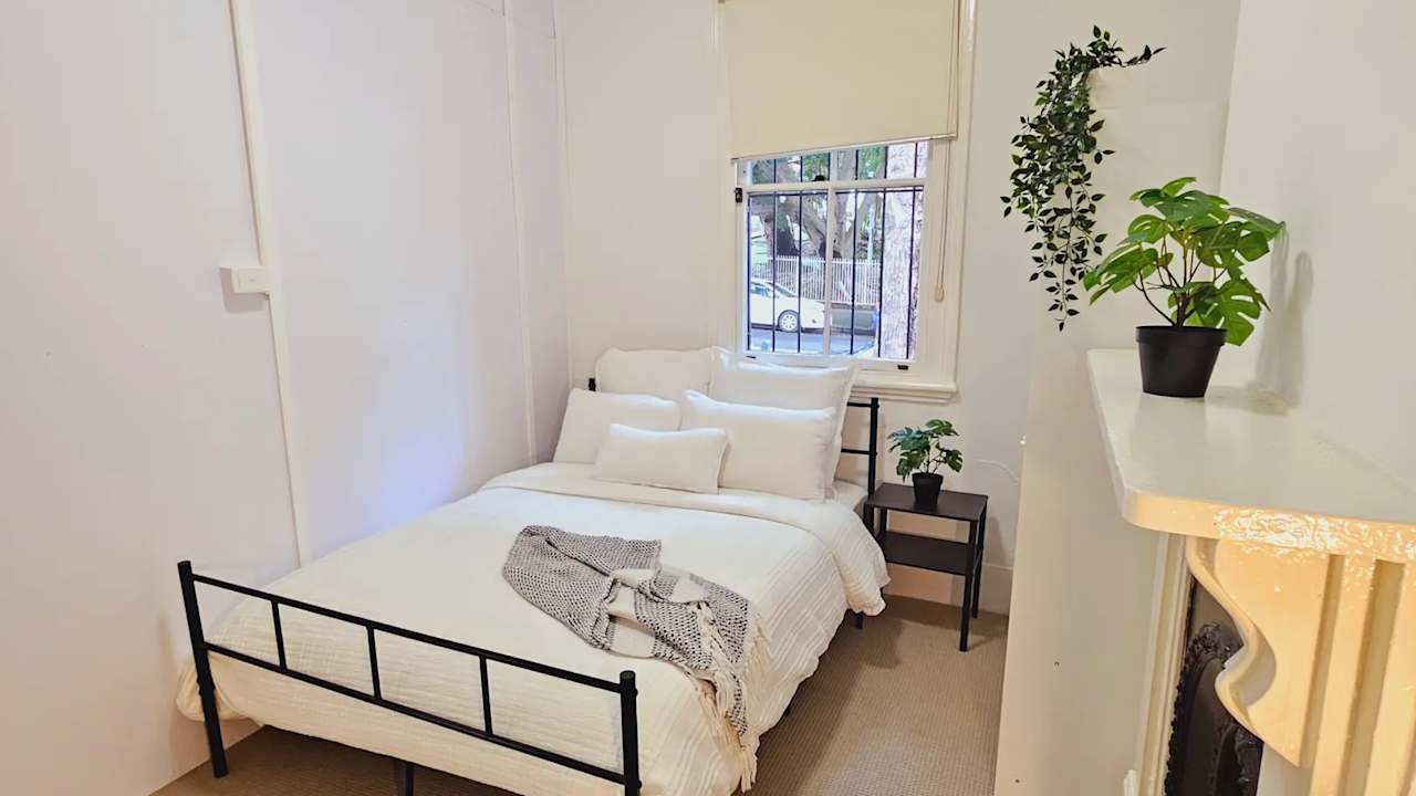 Furnished room in a flatshare
