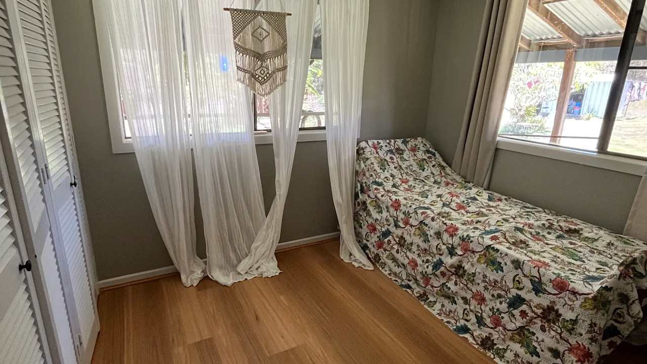 Room in a share house